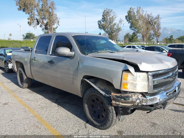 Salvage Chevrolet Silverado 1500 Image