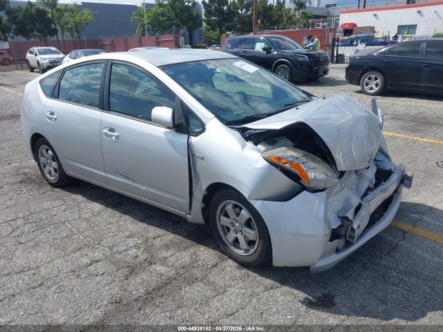 Salvage Toyota Prius Image