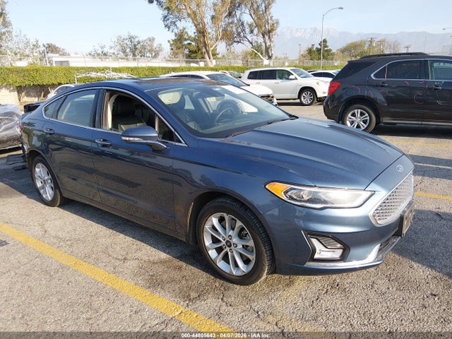 Salvage Ford Fusion Image