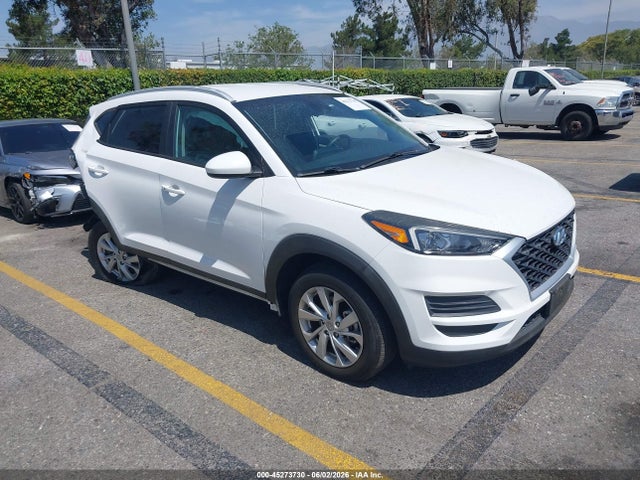 Salvage Hyundai TUCSON Image