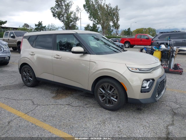Salvage Kia Soul Image