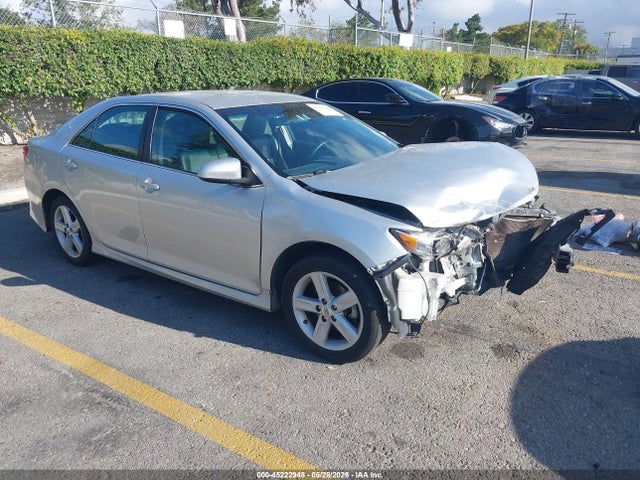 Salvage Toyota Camry Image
