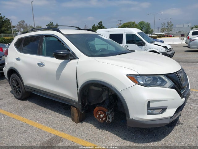 Salvage Nissan Rogue Image