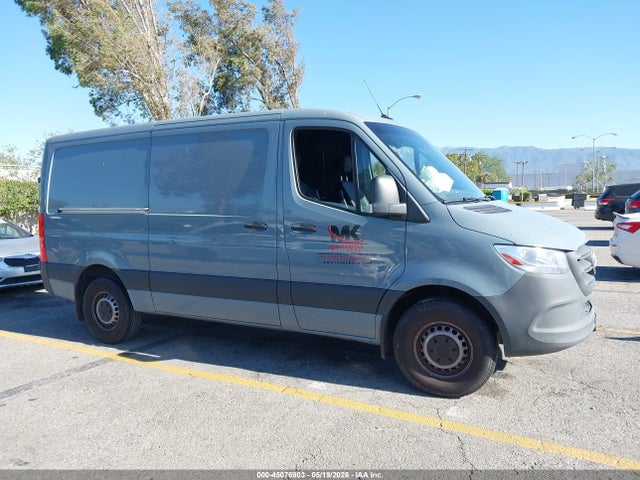 Mercedes-Benz Sprinter 1500 Standard Roof 4-cyl Gas