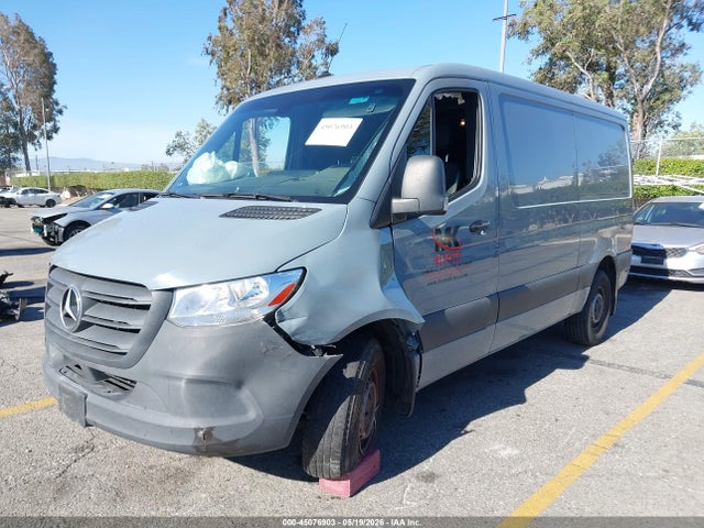 Mercedes-Benz Sprinter 1500 Standard Roof 4-cyl Gas
