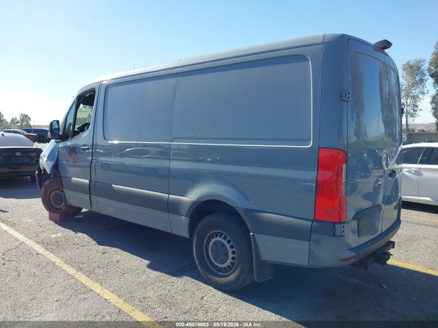 Mercedes-Benz Sprinter 1500 Standard Roof 4-cyl Gas