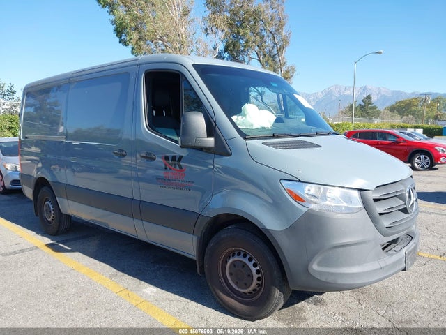 Salvage Mercedes-Benz Sprinter 1500 Image