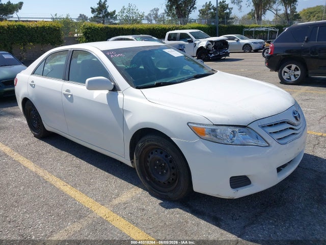 Salvage Toyota Camry Image