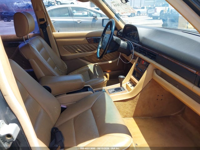 Mercedes-Benz 560 Sel