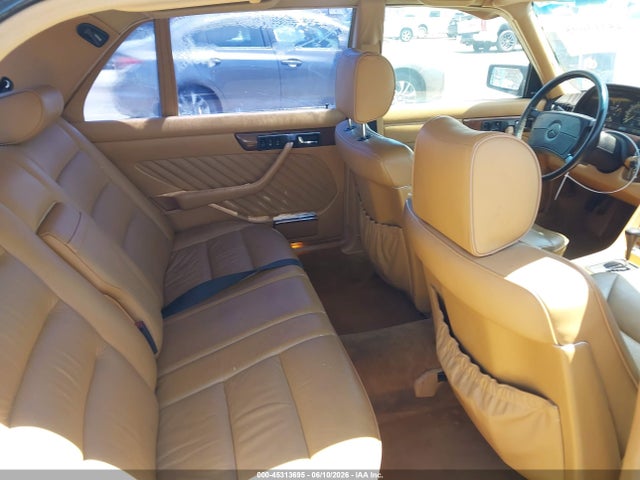 Mercedes-Benz 560 Sel