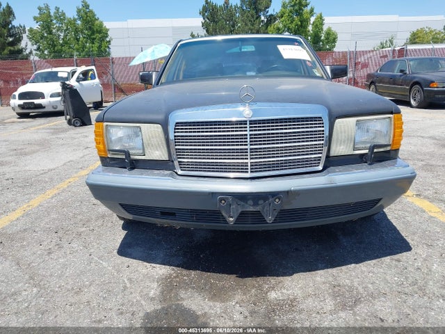 Mercedes-Benz 560 Sel