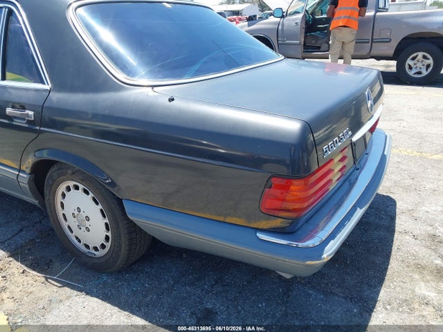 Mercedes-Benz 560 Sel