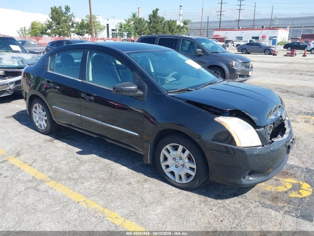 Salvage Nissan Sentra Image