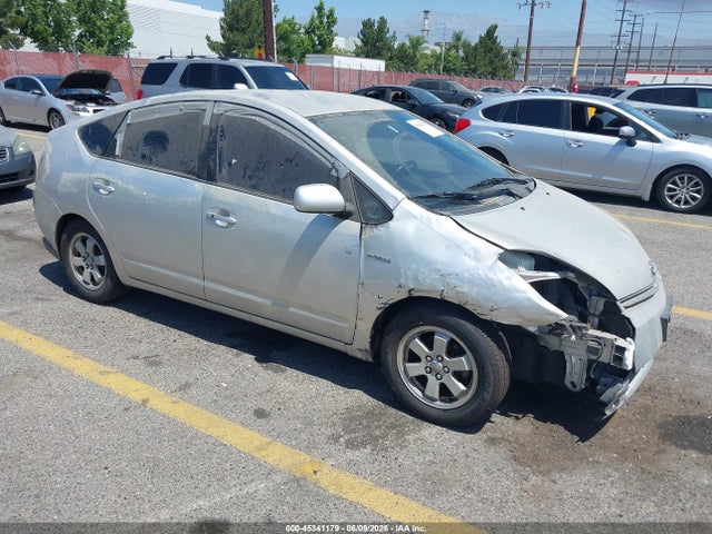 Salvage Toyota Prius Image