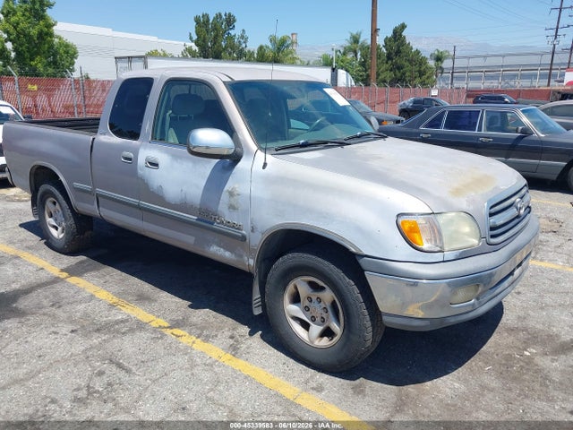 Salvage Toyota Tundra Image