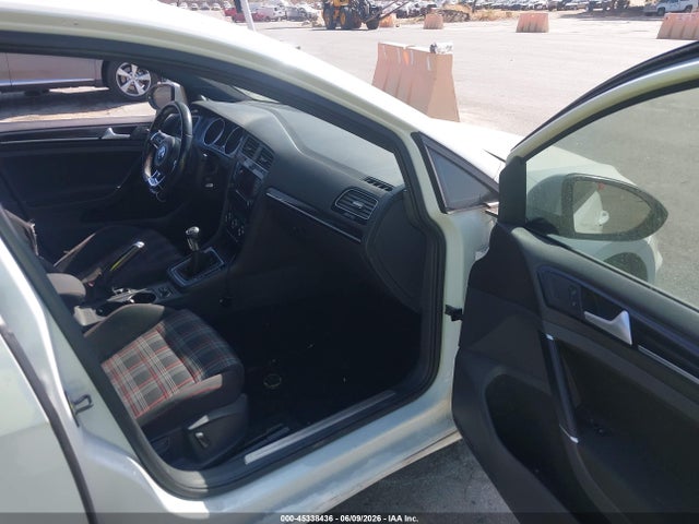 Volkswagen Golf 2.0t S 4-door