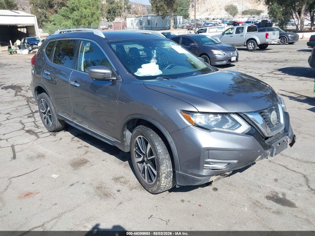 Salvage Nissan Rogue Image