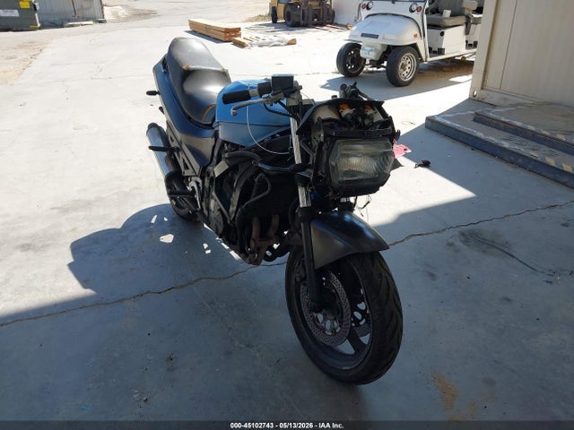 Salvage Suzuki Gsx750 Image