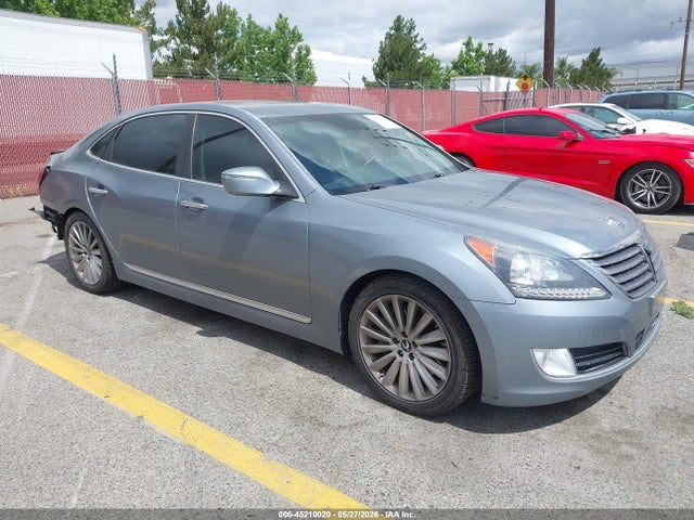 Salvage Hyundai Equus Image