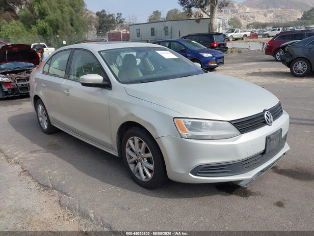 Salvage Volkswagen Jetta Image