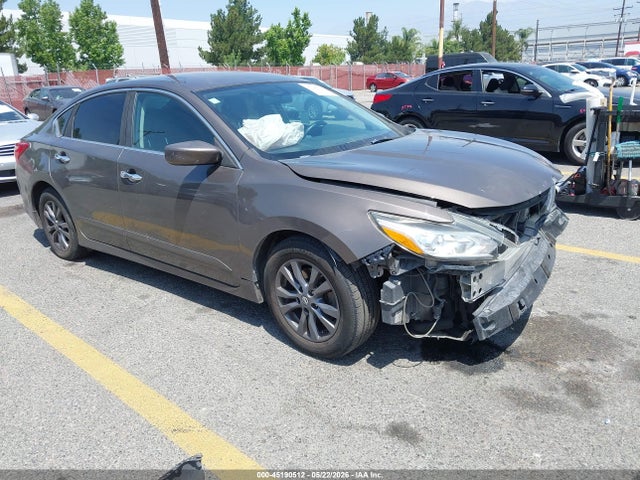 Salvage Nissan Altima Image