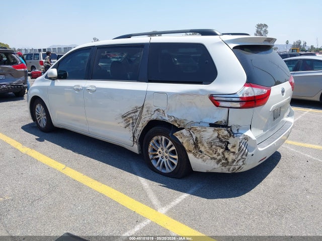 Toyota Sienna Xle 8 Passenger