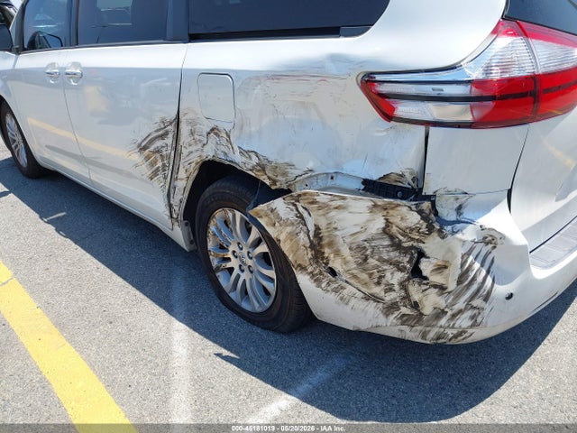 Toyota Sienna Xle 8 Passenger