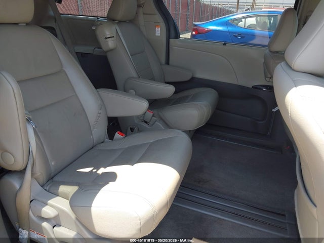 Toyota Sienna Xle 8 Passenger