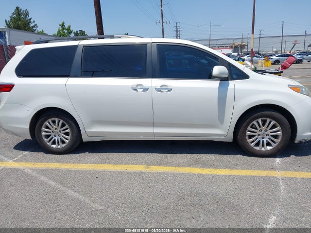 Toyota Sienna Xle 8 Passenger