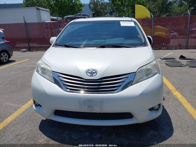 Toyota Sienna Xle 8 Passenger