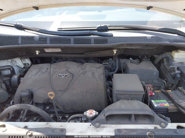 Toyota Sienna Xle 8 Passenger