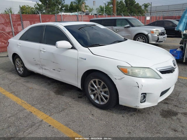 Salvage Toyota Camry Image