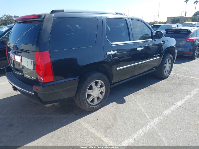 Cadillac Escalade Standard