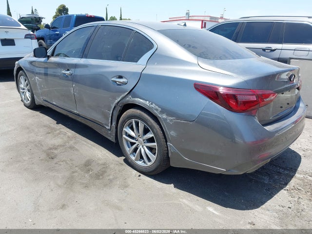 INFINITI Q50 Pure