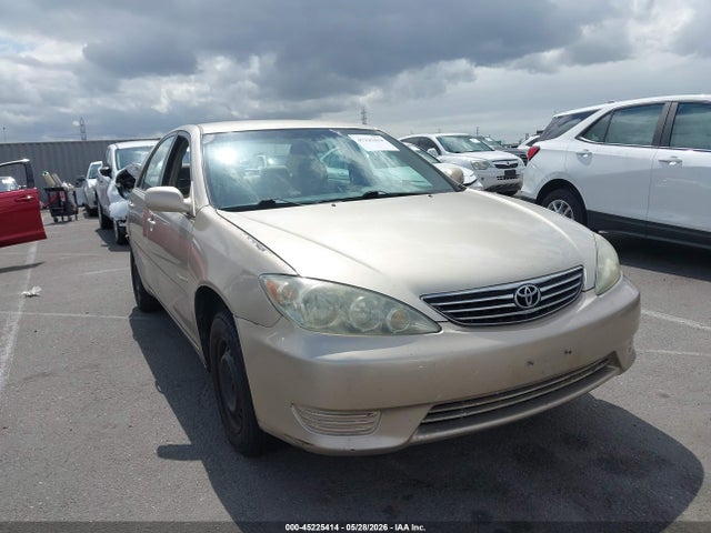 Salvage Toyota Camry Image