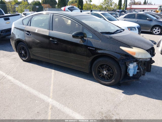 Salvage Toyota Prius Image