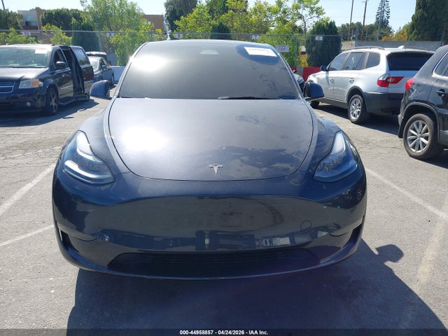 Tesla Model Y Long Range Dual Motor Rear-wheel Drive