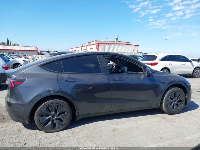 Tesla Model Y Long Range Dual Motor Rear-wheel Drive