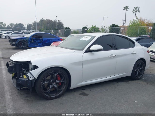 Alfa Romeo Giulia Ti Sport Rwd