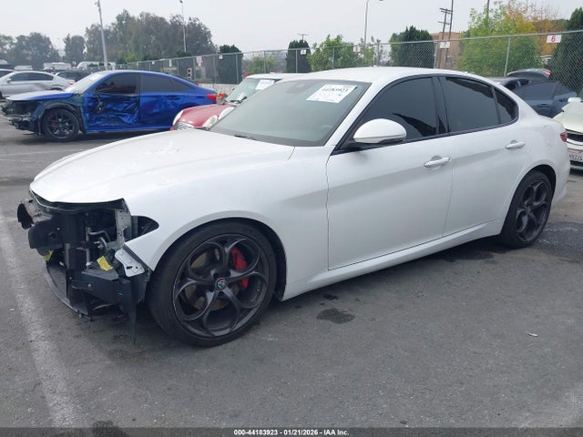 Alfa Romeo Giulia Ti Sport Rwd
