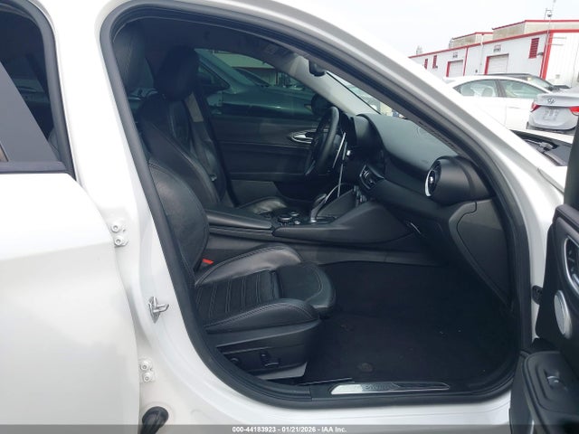 Alfa Romeo Giulia Ti Sport Rwd