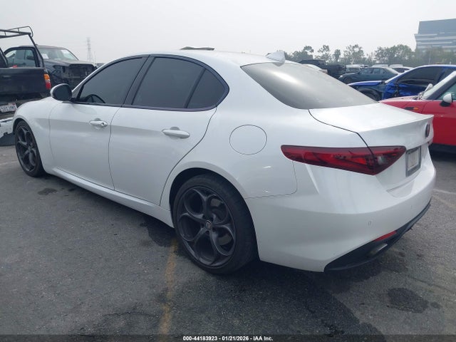 Alfa Romeo Giulia Ti Sport Rwd