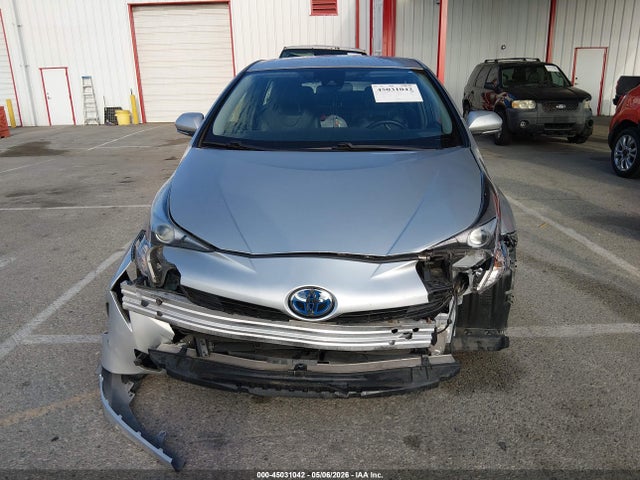 Toyota Prius Three Touring