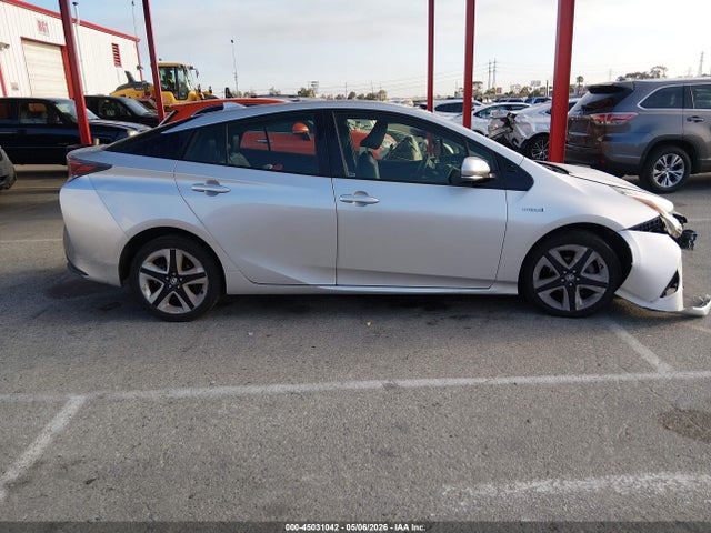 Toyota Prius Three Touring