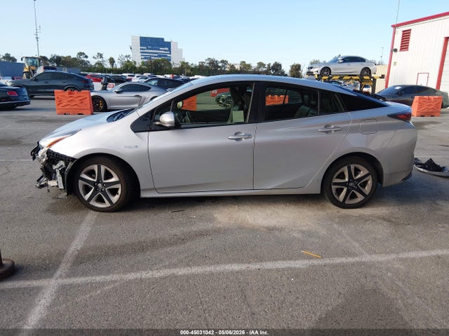 Toyota Prius Three Touring