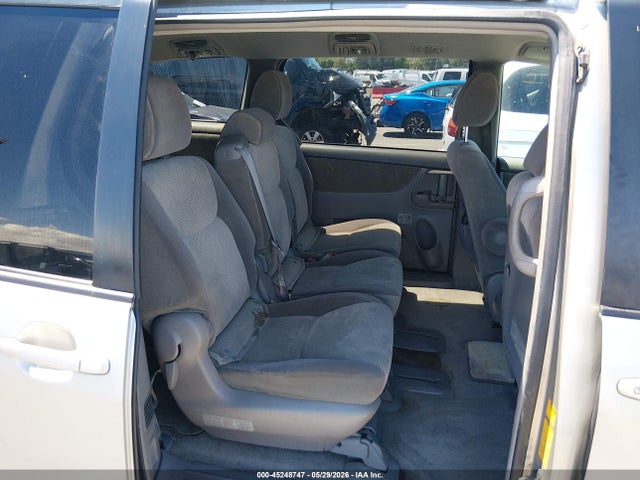 Toyota Sienna Le