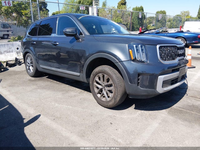 Salvage Kia Telluride Image