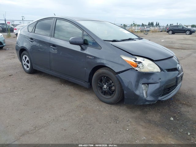Salvage Toyota Prius Image