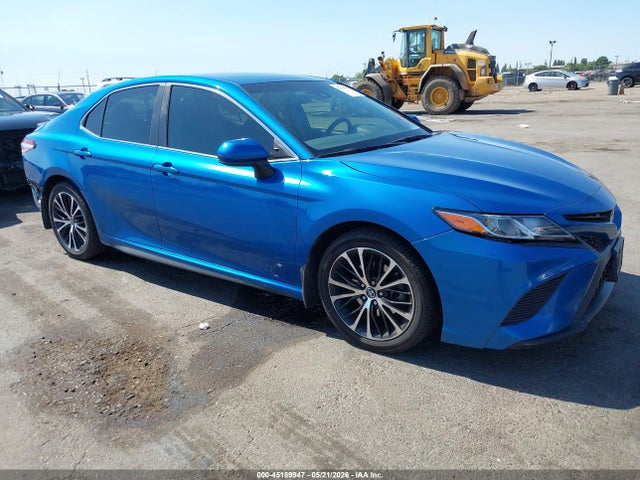 Salvage Toyota Camry Image