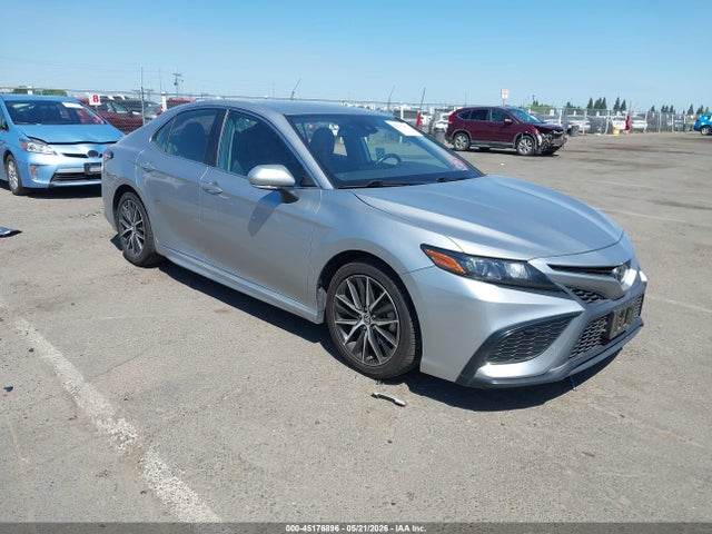 Salvage Toyota Camry Image